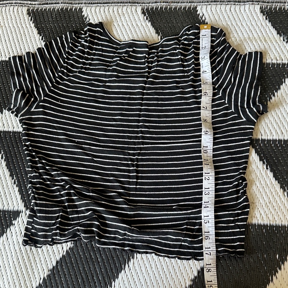 American Eagle Outfitters Black and White Striped Short Sleeve Tee - Picture 7 of 7